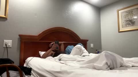 Snapshot of kibrombariu45 chatting on 2, 1, 2025 HunneysPlayRoom online show from 2, 1, 2025