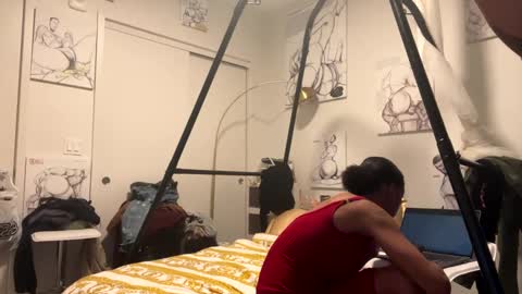 Snapshot of kibrombariu45 chatting on 5, 1, 2025 HunneysPlayRoom online show from 5, 1, 2025