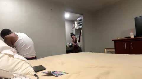 Snapshot of kibrombariu45 chatting on 17, 2, 2025 HunneysPlayRoom online show from 17, 2, 2025