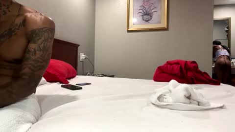 Snapshot of kibrombariu45 chatting on 4, 11, 2025 HunneysPlayRoom online show from 4, 11, 2025