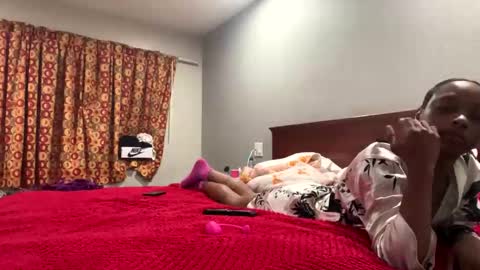 Snapshot of kibrombariu45 chatting on 14, 12, 2025 HunneysPlayRoom online show from 14, 12, 2025