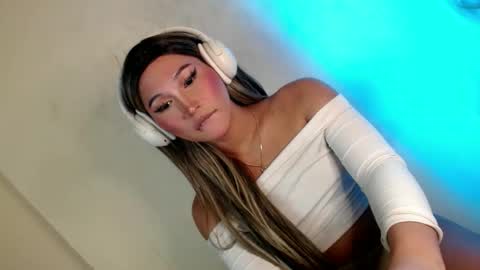 Snapshot of kiera_on_fire chatting on 12, 12, 2024 Kiera online show from 12, 12, 2024