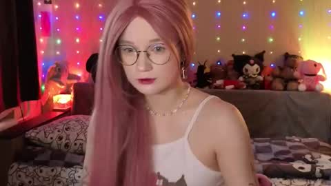 kiki_blue_eyes online show from 3, 3, 2026