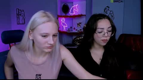 Snapshot of kiki_swan chatting on 5, 3, 2025 kiki_swan online show from 5, 3, 2025