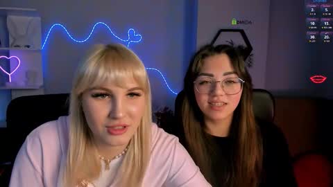 Snapshot of kiki_swan chatting on 6, 2, 2026 kiki_swan online show from 6, 2, 2026