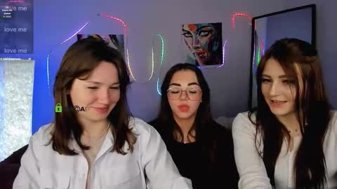 Snapshot of kiki_swan chatting on 7, 2, 2026 kiki_swan online show from 7, 2, 2026