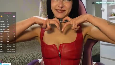 Snapshot of kikilepetite chatting on 12, 11, 2025 kiki online show from 12, 11, 2025