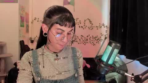 Bella online show from 9, 6, 2026
