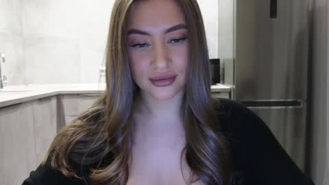 EvaAnna online show from 1, 2, 2025