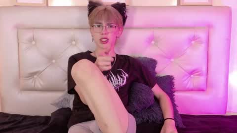  Adrien  online show from 5, 7, 2026