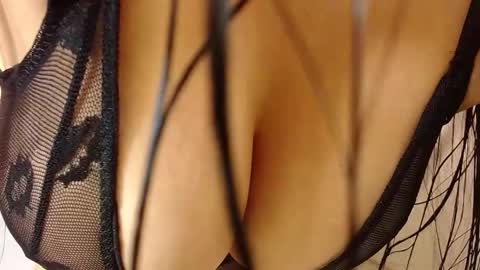 Mia  Kim online show from 2, 2, 2026