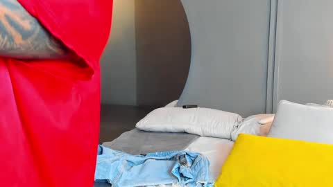 Kim online show from 28, 2, 2025