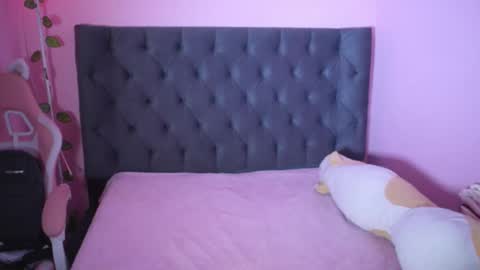 Snapshot of kim_dolls1823 chatting on 2, 10, 2025 ISABELLA 3 online show from 2, 10, 2025