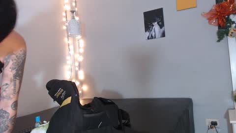 Snapshot of kimandyuk chatting on 18, 12, 2024 Kim  Yuk online show from 18, 12, 2024