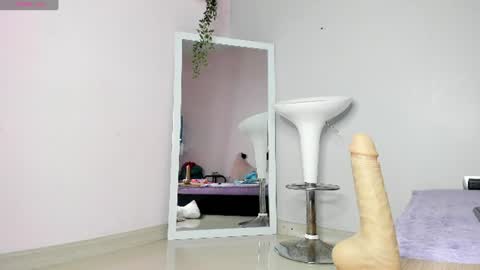 Snapshot of kimapril chatting on 12, 6, 2026 April online show from 12, 6, 2026
