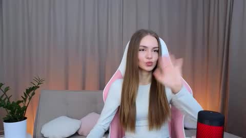 kimbeerlou online show from 4, 10, 2025