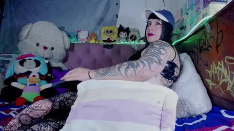 vivi independent model  online show from 9, 4, 2026