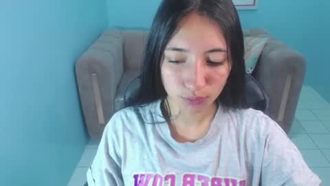 Snapshot of kimberly_thomson_t chatting on 23, 12, 2024 kimberly online show from 23, 12, 2024