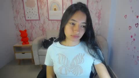 Snapshot of kimberly_thomson_t chatting on 12, 9, 2025 kimberly online show from 12, 9, 2025