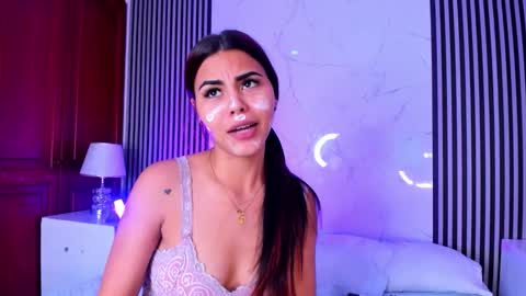 Kimberly Loren online show from 11, 10, 2025