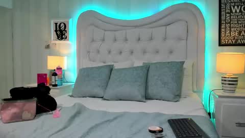 KimBrooks online show from 16, 9, 2025