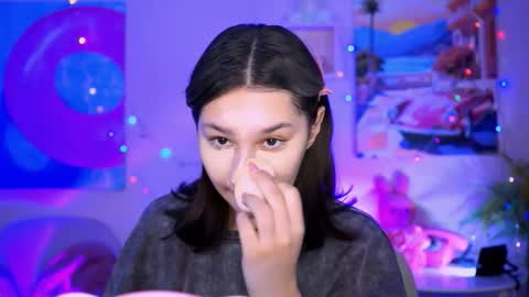 Snapshot of kimclarks chatting on 13, 11, 2025 kimclarks online show from 13, 11, 2025