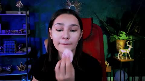 Snapshot of kimclarks chatting on 18, 11, 2025 kimclarks online show from 18, 11, 2025