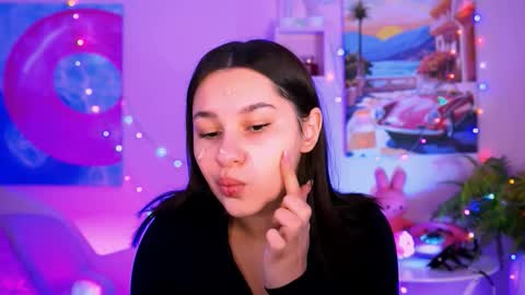 Snapshot of kimclarks chatting on 18, 12, 2025 kimclarks online show from 18, 12, 2025