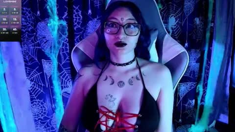   online show from 26, 10, 2025