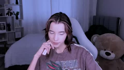 Snapshot of kimm_wong chatting on 3, 6, 2026 kimm wong online show from 3, 6, 2026