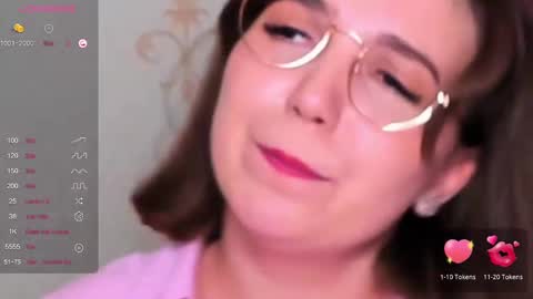 Snapshot of kindhazelhere_ chatting on 9, 3, 2025 Hazel online show from 9, 3, 2025