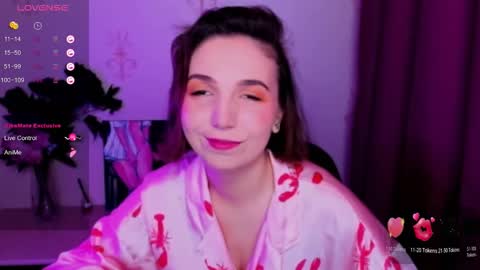 Snapshot of kindhazelhere_ chatting on 15, 10, 2025 Hazel online show from 15, 10, 2025