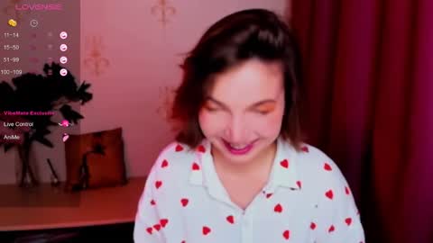 Snapshot of kindhazelhere_ chatting on 26, 10, 2025 Hazel online show from 26, 10, 2025