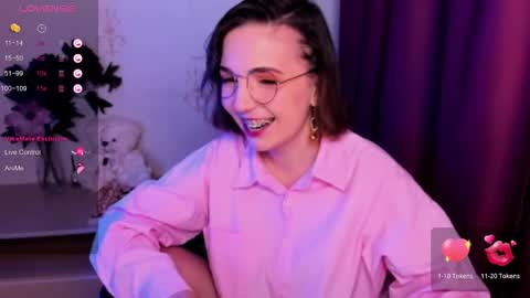 Snapshot of kindhazelhere_ chatting on 7, 11, 2025 Hazel online show from 7, 11, 2025