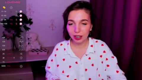 Snapshot of kindhazelhere_ chatting on 15, 11, 2025 Hazel online show from 15, 11, 2025