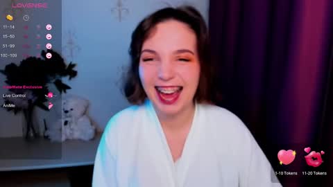 Snapshot of kindhazelhere_ chatting on 18, 11, 2025 Hazel online show from 18, 11, 2025