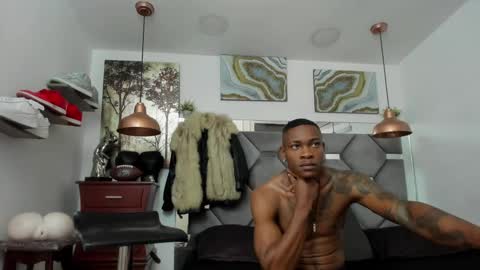 Snapshot of king_fitt_ chatting on 4, 2, 2025 HOT MEN BLACK online show from 4, 2, 2025