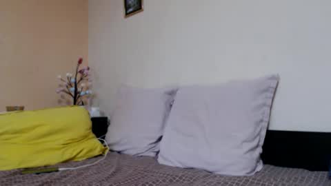 sexysexyhotwetpinkredpussy online show from 11, 9, 2025