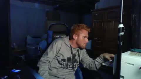 Snapshot of kingoffootfetish chatting on 19, 10, 2025 Master King Tommy online show from 19, 10, 2025