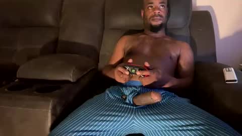 Snapshot of kingofkingz74 chatting on 8, 11, 2025 kingofkingz74 online show from 8, 11, 2025