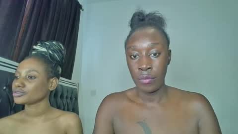 Snapshot of kinky_leila chatting on 27, 6, 2026 kinky_leila online show from 27, 6, 2026