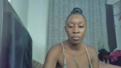 Snapshot of kinky_leila chatting on 9, 7, 2026 kinky_leila online show from 9, 7, 2026