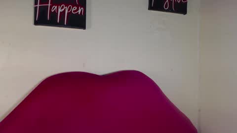 Snapshot of kinky_me1 chatting on 27, 4, 2026 princess online show from 27, 4, 2026