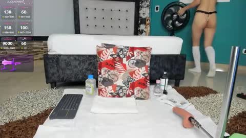 Snapshot of kinky_polar chatting on 18, 11, 2025 Polar online show from 18, 11, 2025