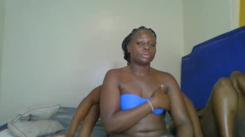 Snapshot of kinky_roey chatting on 5, 2, 2025 kinky_roey online show from 5, 2, 2025
