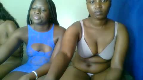 Snapshot of kinky_roey chatting on 10, 2, 2025 kinky_roey online show from 10, 2, 2025