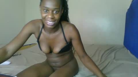 Snapshot of kinky_roey chatting on 22, 2, 2025 kinky_roey online show from 22, 2, 2025