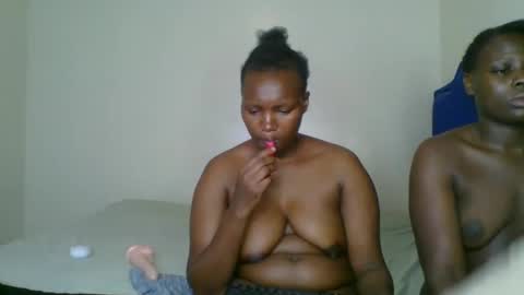 Snapshot of kinky_roey chatting on 26, 2, 2025 kinky_roey online show from 26, 2, 2025