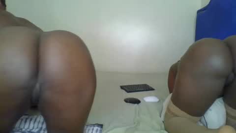 Snapshot of kinky_roey chatting on 27, 2, 2025 kinky_roey online show from 27, 2, 2025
