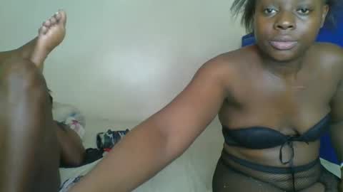 Snapshot of kinky_roey chatting on 28, 2, 2025 kinky_roey online show from 28, 2, 2025